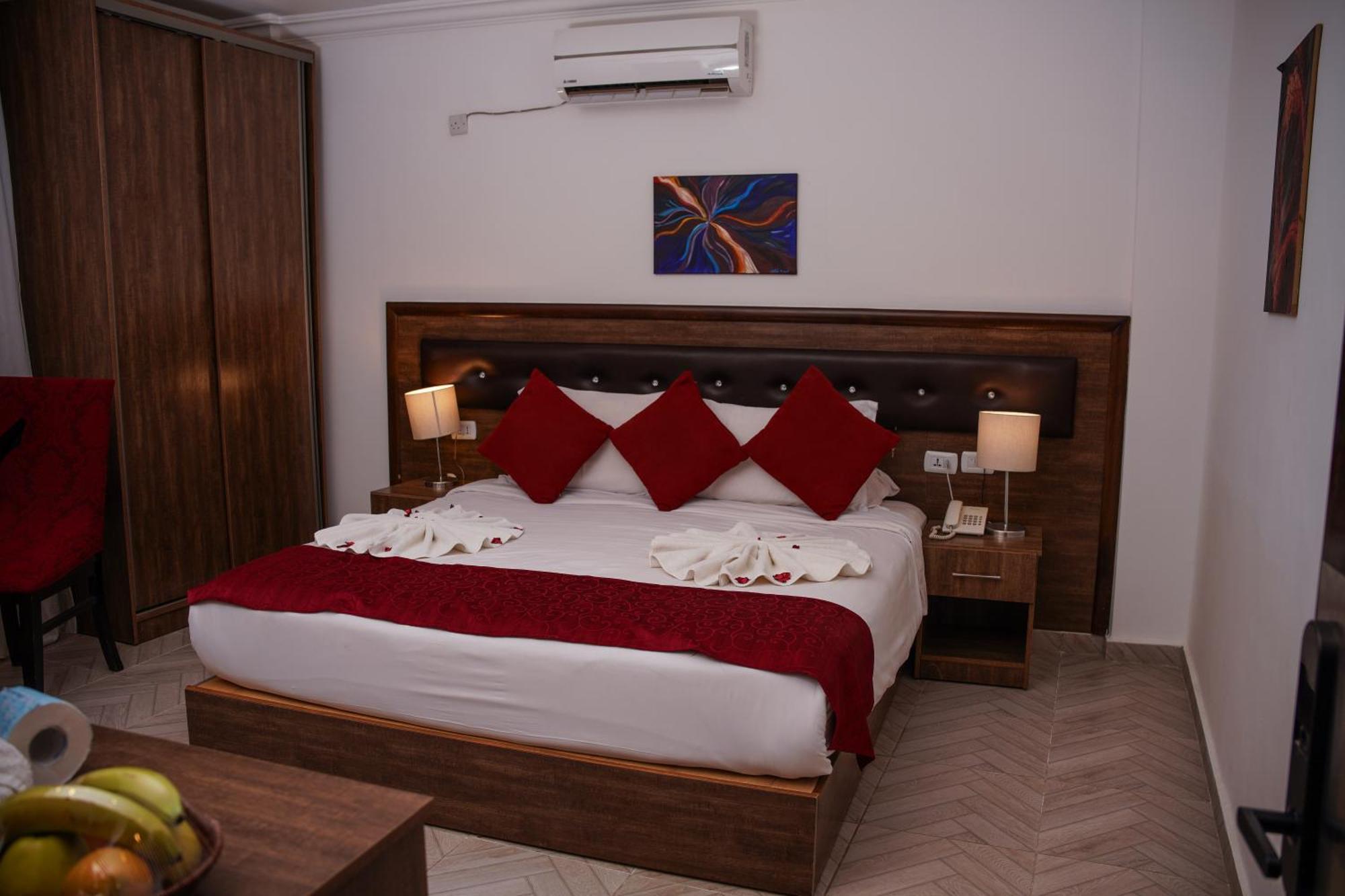 Petra Corner Hotel ภายนอก รูปภาพ