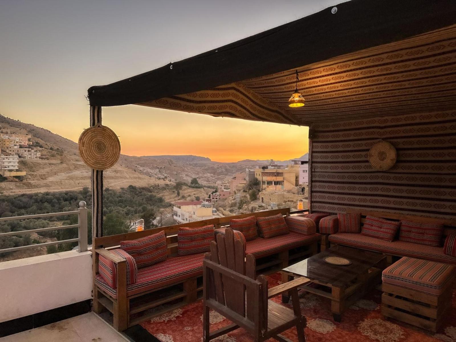 Petra Corner Hotel ภายนอก รูปภาพ