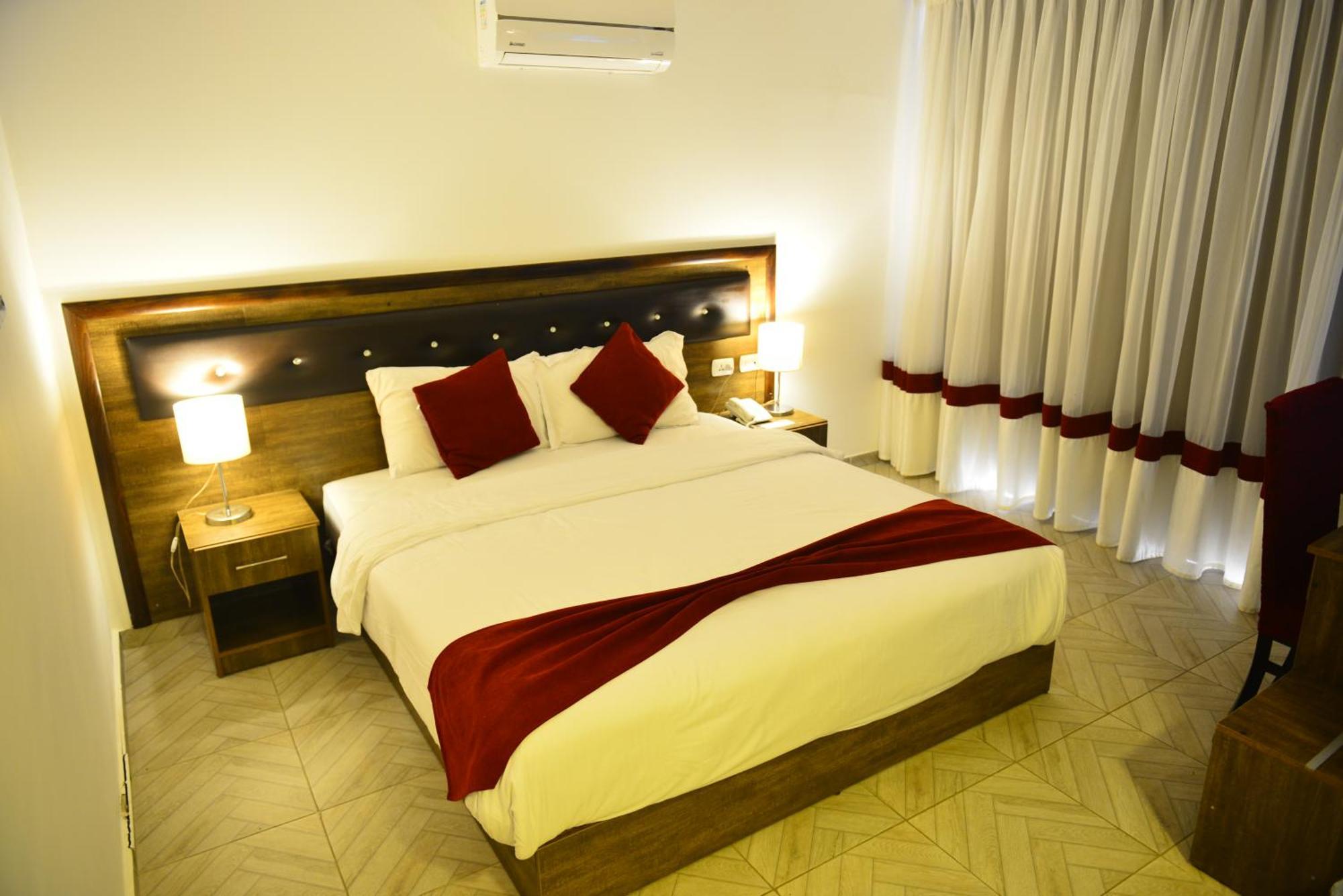Petra Corner Hotel ภายนอก รูปภาพ