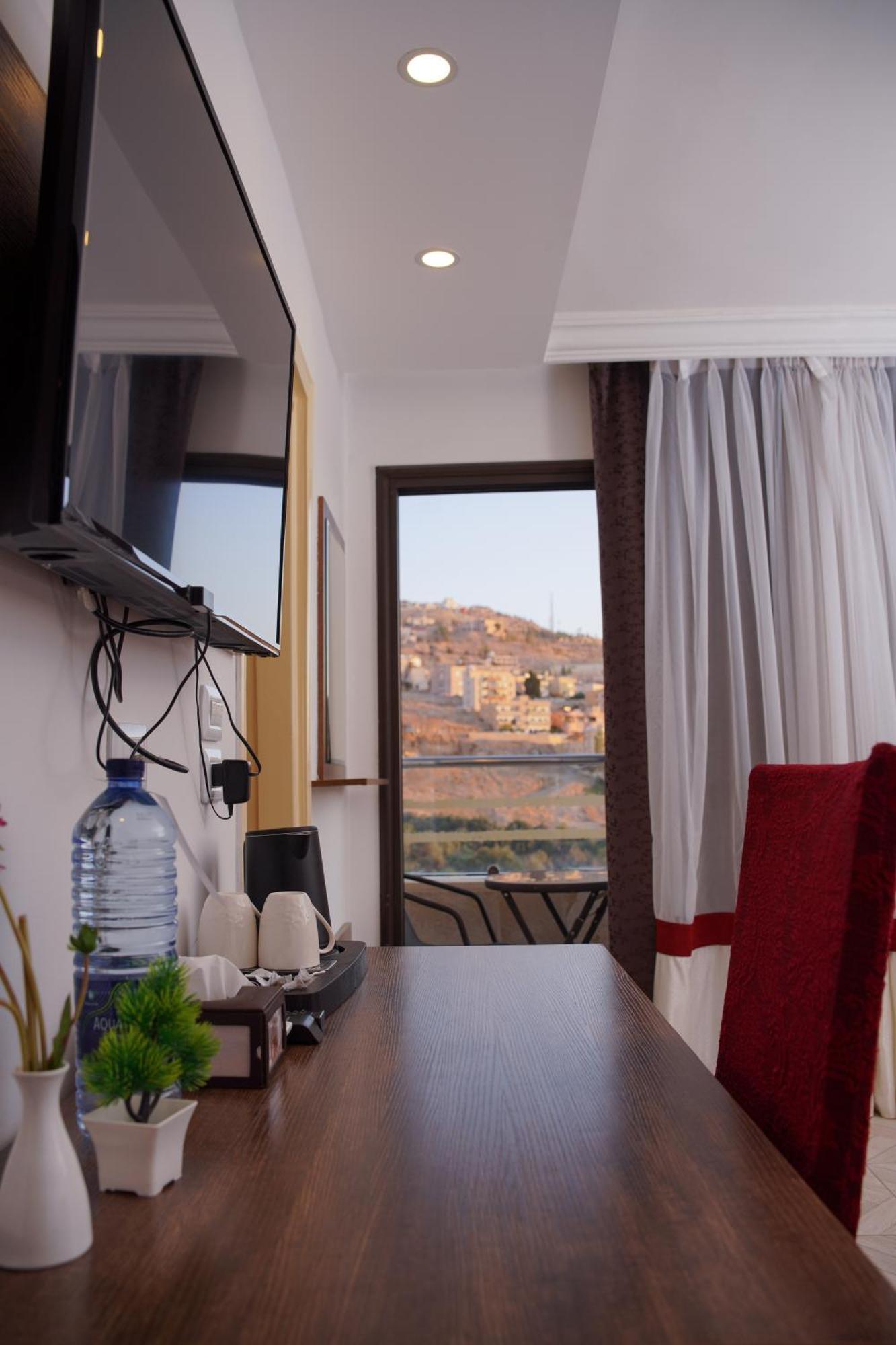 Petra Corner Hotel ภายนอก รูปภาพ