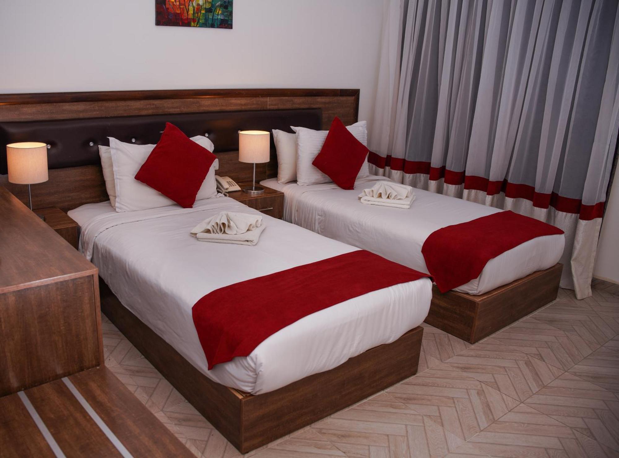 Petra Corner Hotel ภายนอก รูปภาพ
