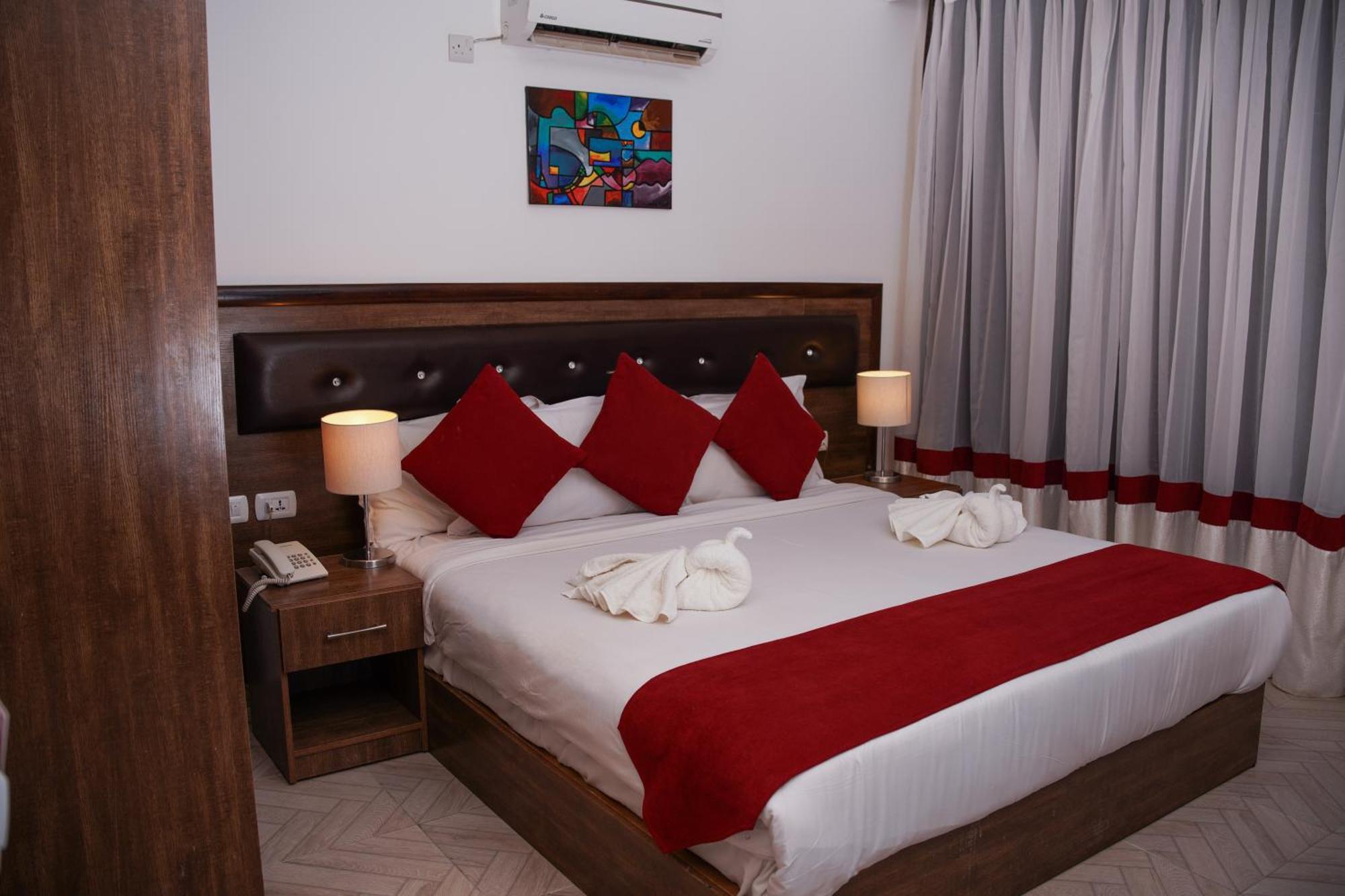Petra Corner Hotel ภายนอก รูปภาพ