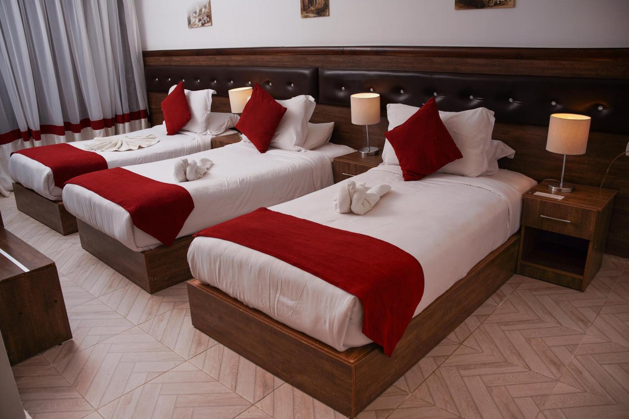 Petra Corner Hotel ภายนอก รูปภาพ